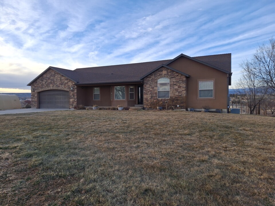 4028 W 5625 N in Roosevelt, UT - Building Photo