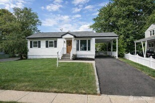 339 Middle Rd in Hazlet, NJ - Building Photo