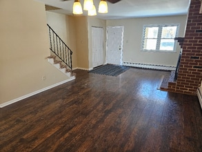 2405 Walnut Ridge Dr in Pottstown, PA - Building Photo - Building Photo