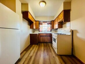 238 Palmer Dr, Unit A in Waterloo, IA - Foto de edificio - Building Photo