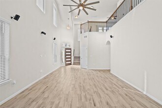 3240 E Whitestone Blvd in Cedar Park, TX - Foto de edificio - Building Photo