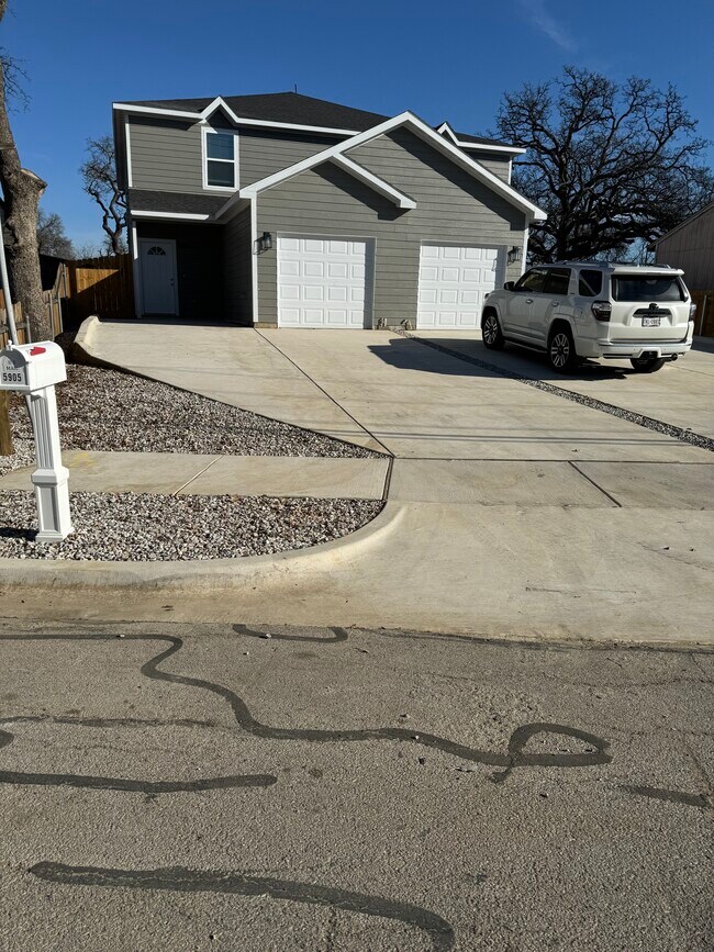 property at 5905 S Hampshire Blvd