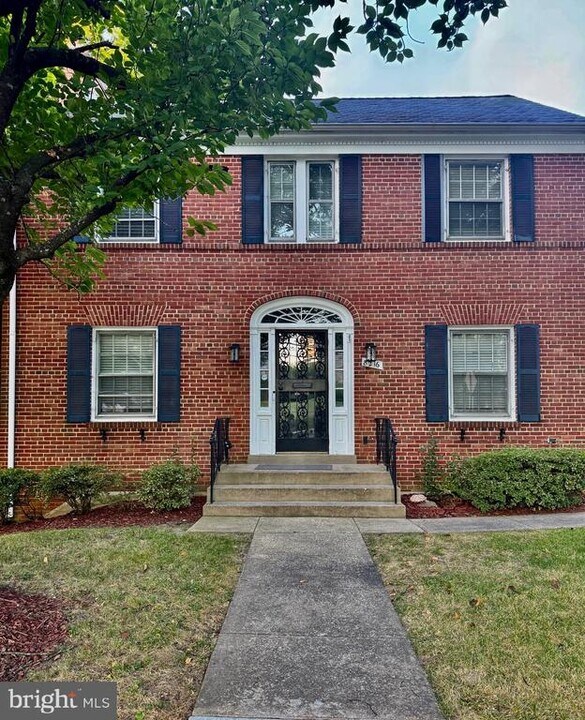 8216 Eastern Ave NW in Washington, DC - Building Photo