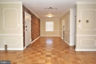 6008 Westchester Park Dr, Unit 301 in College Park, MD - Building Photo - Building Photo