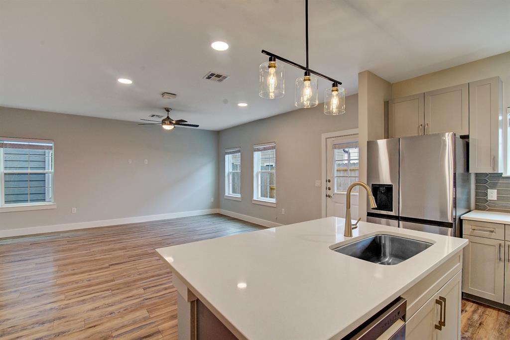 28325 Birnham Woods Dr in Spring, TX - Building Photo