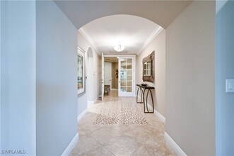 2764 Tiburon Blvd E in Naples, FL - Building Photo - Building Photo