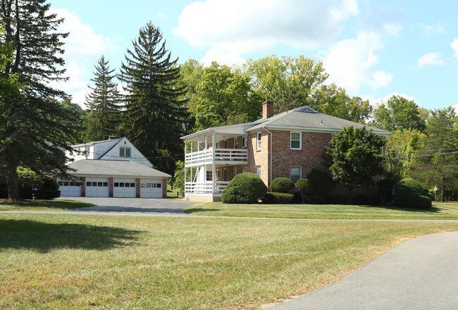 Kensington Court in Delmar, NY - Building Photo - Building Photo