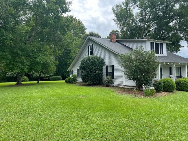 2666 NC-210 in Lillington, NC - Building Photo - Building Photo