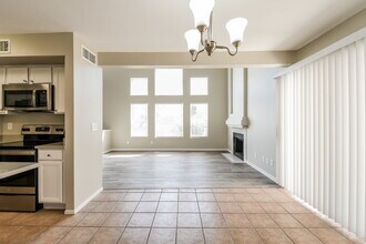 2345 E Gelding Dr in Phoenix, AZ - Building Photo - Building Photo