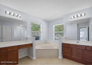 13750 Victoria Lakes Dr in Jacksonville, FL - Building Photo - Building Photo