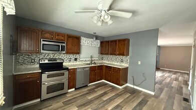 647 Wynn Pl in Ballwin, MO - Building Photo - Building Photo