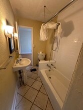 4227 Greenwood Pl, Unit All utilities paid in Kansas City, MO - Building Photo - Building Photo