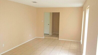 12210 Roandale Dr in Houston, TX - Building Photo - Building Photo