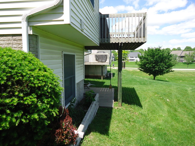10 Jema Ct in Iowa City, IA - Building Photo - Building Photo