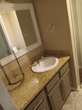 16737 Lawrence Way, Unit B in Grass Valley, CA - Foto de edificio - Building Photo