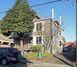 1010 Apartments in Seattle, WA - Building Photo - Building Photo