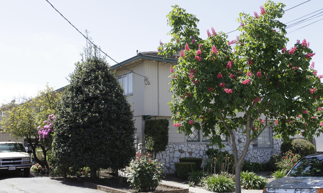 477 Joaquin Ave in San Leandro, CA - Building Photo - Building Photo