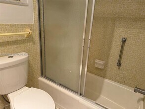 2800 NE 203rd St in Miami, FL - Building Photo - Building Photo