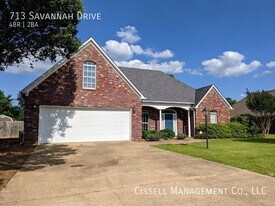 713 Savannah Dr in Oxford, MS - Building Photo