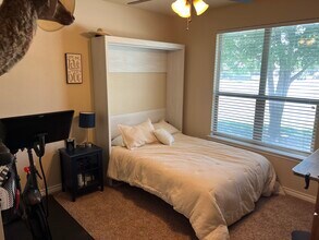 5600 Lospatios Dr in Midland, TX - Building Photo - Building Photo