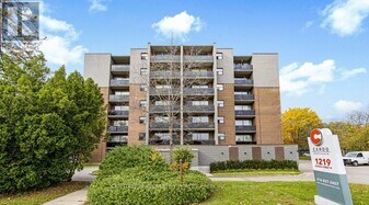 1219 Dundas St W in Mississauga, ON - Building Photo