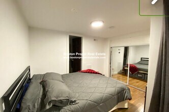 682 Parker St, Unit 1 in Boston, MA - Foto de edificio - Building Photo