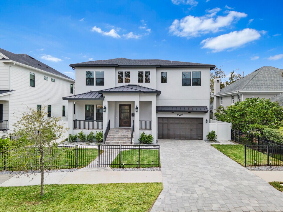 242 Estado Way NE in St. Petersburg, FL - Building Photo