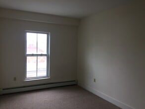 9 State St in Windsor, VT - Building Photo - Building Photo