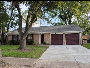 1612 Sleepy Hollow Dr in Pearland, TX - Building Photo - Building Photo