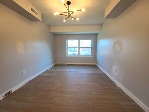 1903 Country Ln in Ewing Township, NJ - Foto de edificio - Building Photo