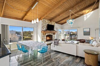 1150 Mandalay Beach Rd in Oxnard, CA - Building Photo - Building Photo