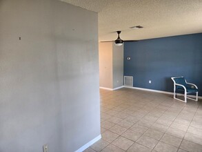 813 Goldcoast Dr in Deltona, FL - Building Photo - Building Photo