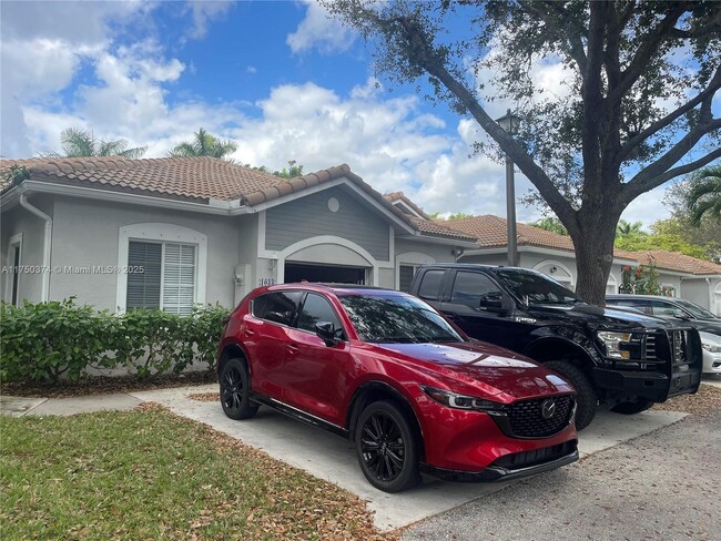 1033 SW 42nd Terrace in Deerfield Beach, FL - Foto de edificio - Building Photo
