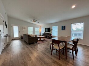 743 64th Ave N in St. Petersburg, FL - Building Photo - Building Photo