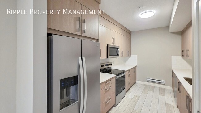 property at 10005 Huxbury Dr NE