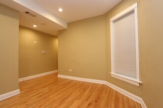 2431 N Kedzie Blvd in Chicago, IL - Building Photo - Building Photo