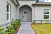 588 Arcadia Ave NE in Palm Bay, FL - Building Photo - Building Photo