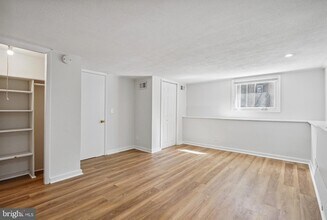 7405 Columbia Ave, Unit 1 in College Park, MD - Foto de edificio - Building Photo