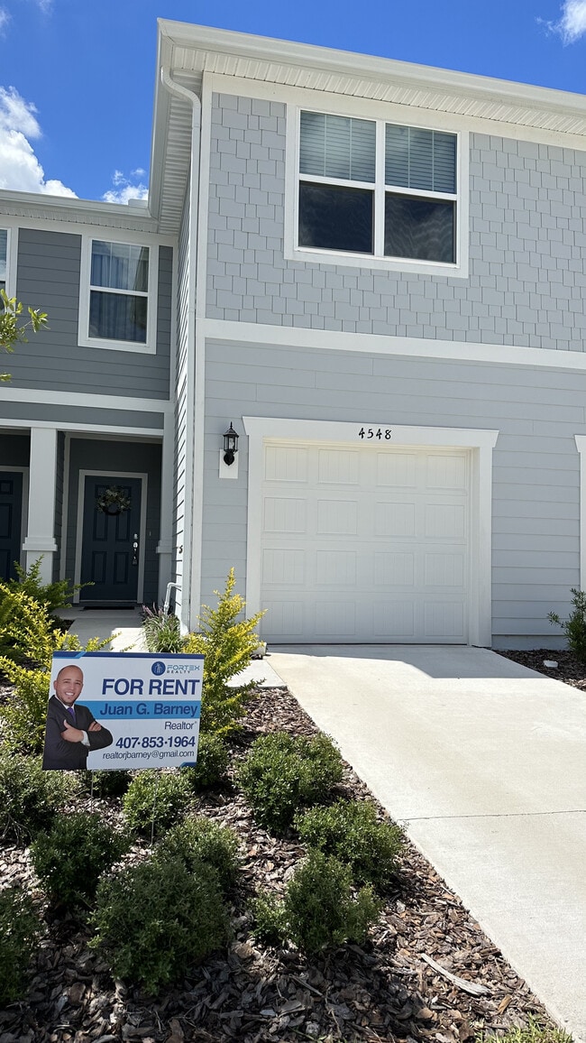 4548 Sparkling Shell Ave