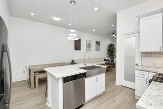7031 Eastwood St in Houston, TX - Building Photo - Building Photo