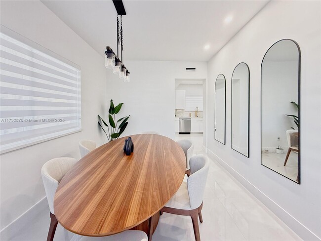 927 SW 18th Ave in Miami, FL - Building Photo - Building Photo