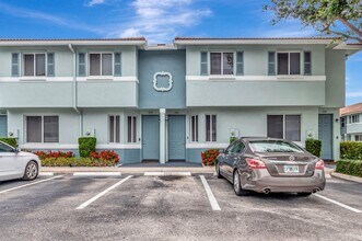 1912 Hibiscus Ln in Riviera Beach, FL - Building Photo - Building Photo