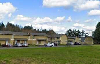 1015 Oakhurst Dr in Elma, WA - Building Photo - Building Photo