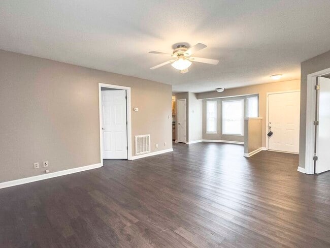 587 Joshua Dr in Clarksville, TN - Building Photo - Building Photo