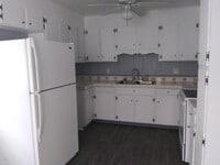 607 Dennis Rd photo'