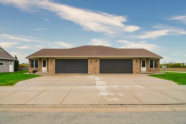 property at 3593 Satellite Dr