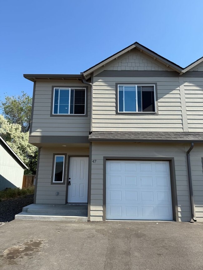 property at 43 Samantha Ct