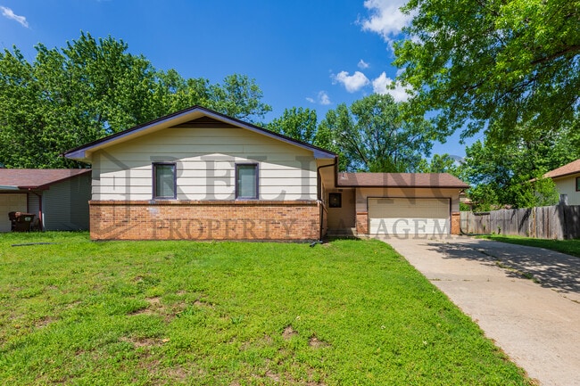 property at 2521 N Bleckley