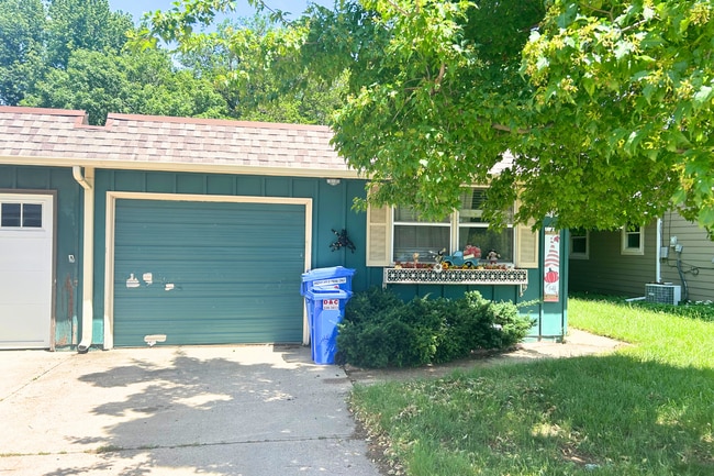 2822 S Main Ave, Unit Unit A in Sioux Falls, SD - Building Photo - Building Photo