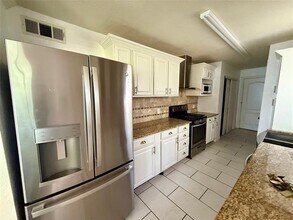 205 Stardust Ln in Desoto, TX - Building Photo - Building Photo